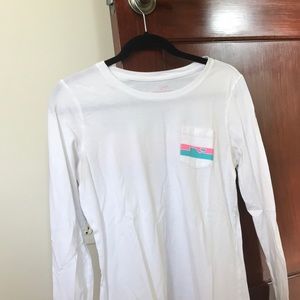 White Vineyard vines T-shirt